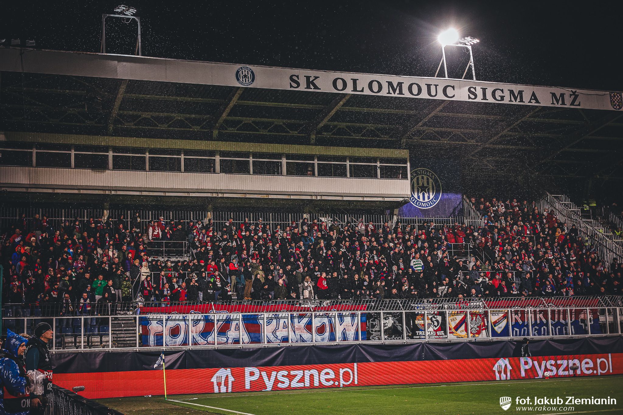Raków Częstochowa zremisował 1:1 (0:0) z czeskim SK Sigma Ołomuniec w wyjazdowym meczu 2. kolejki fazy ligowej Ligi Konferencji